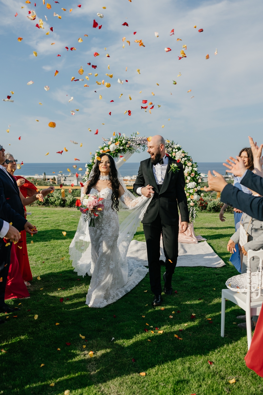 Book your wedding day in Riza Estate Crete